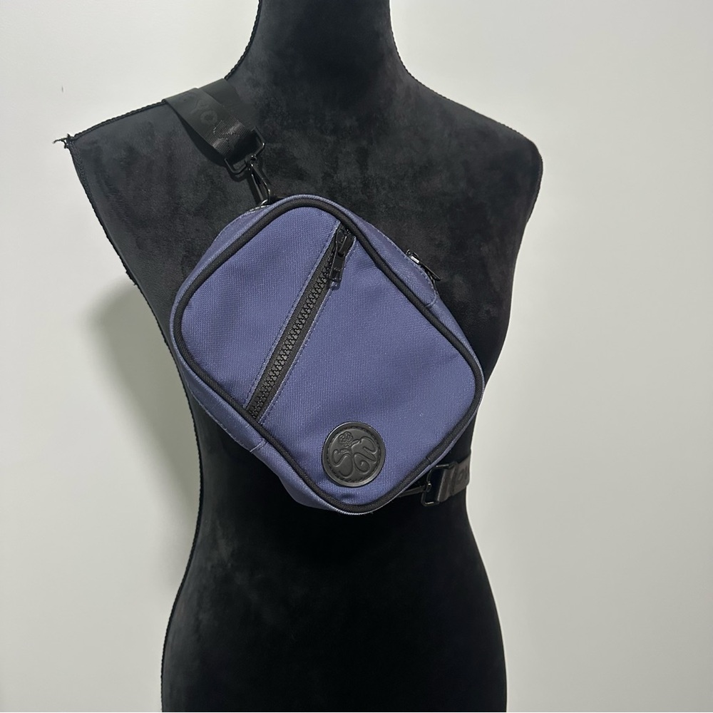 Sipsey Wilder Nightshade Snapshot Bag